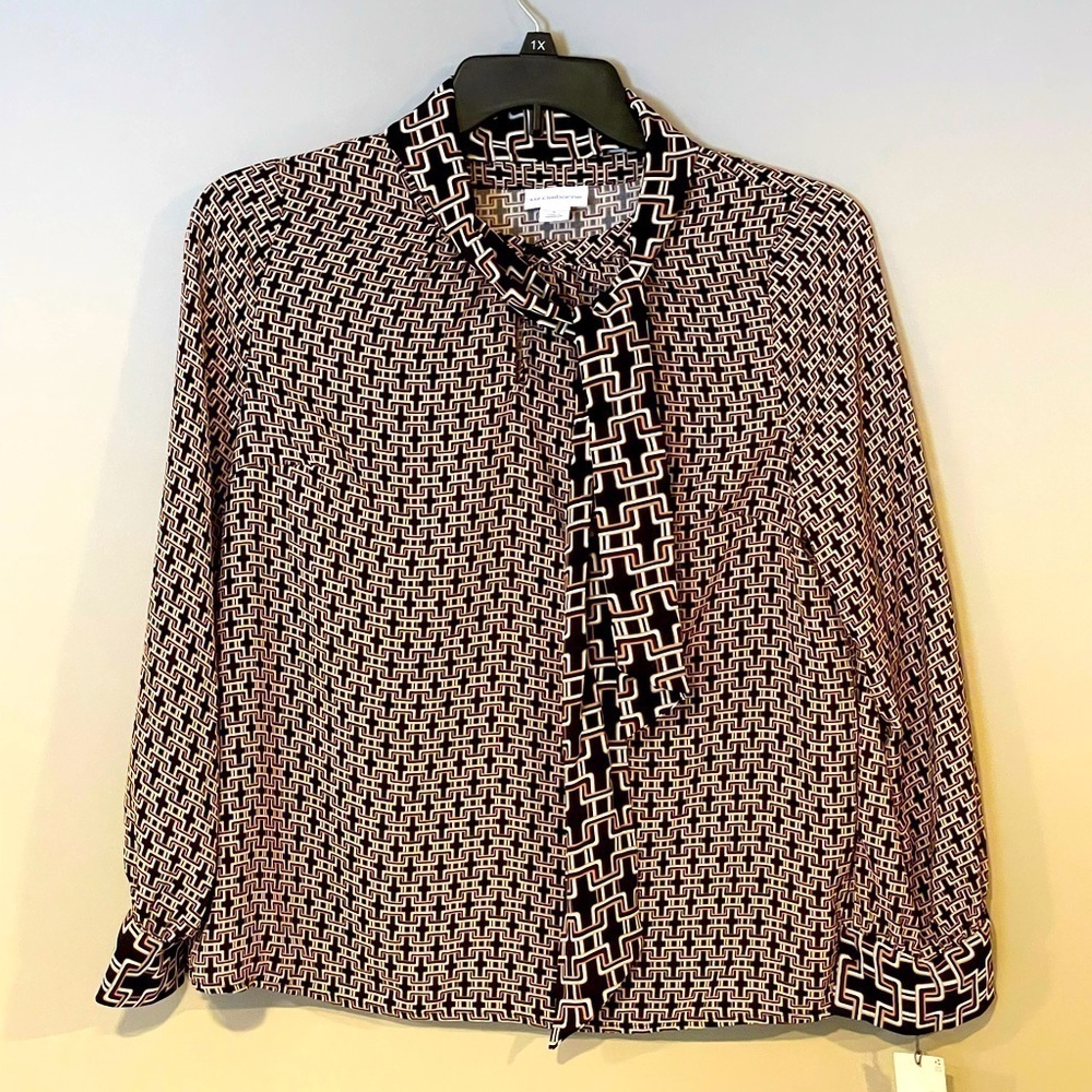 Nwt Liz Claiborne size S blouse with scarf color black, brown and white
